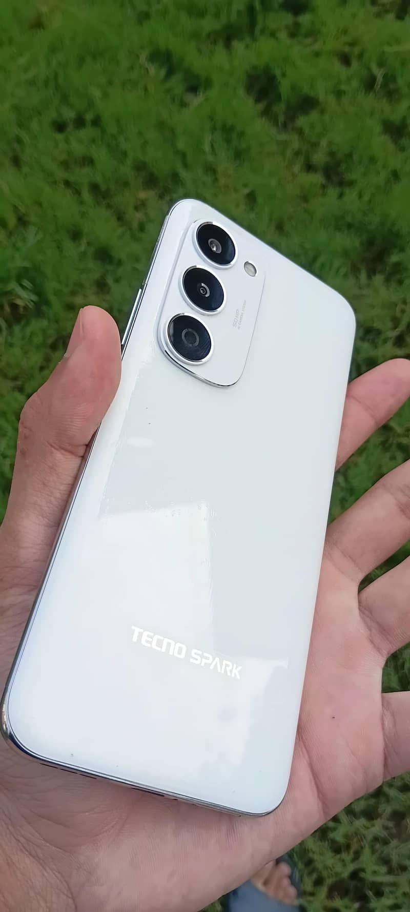 Tecno CAMON 40 Pro plus 1