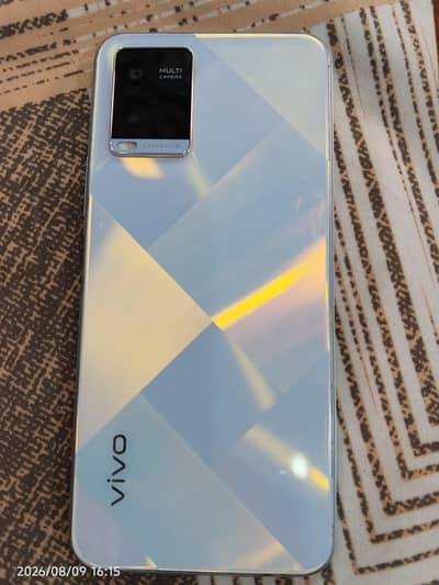 Vivo V21 for sale. . . . . for contact 0302 9195482