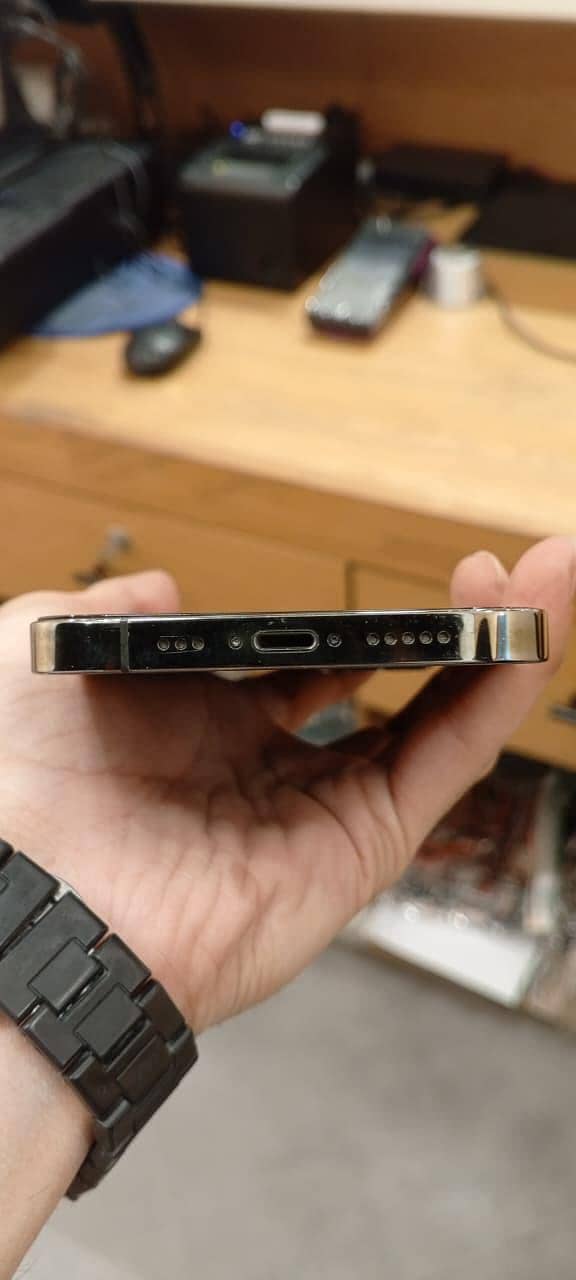 Apple iPhone 12 Pro 3