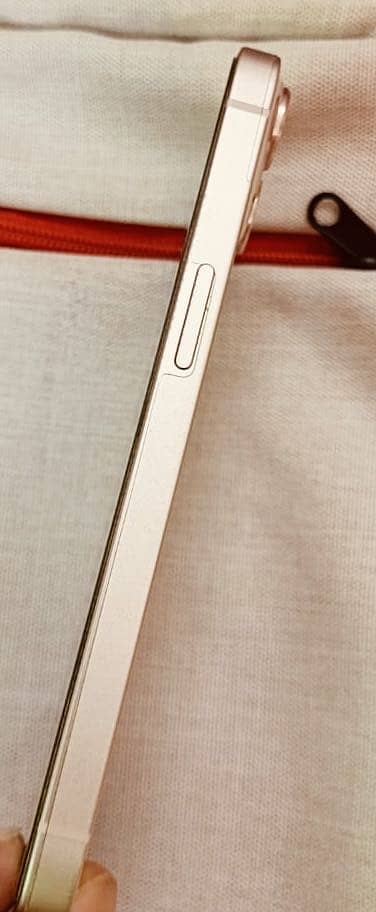 Apple iPhone 13 1