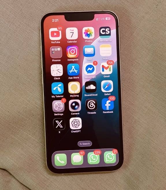 Apple iPhone 13 3