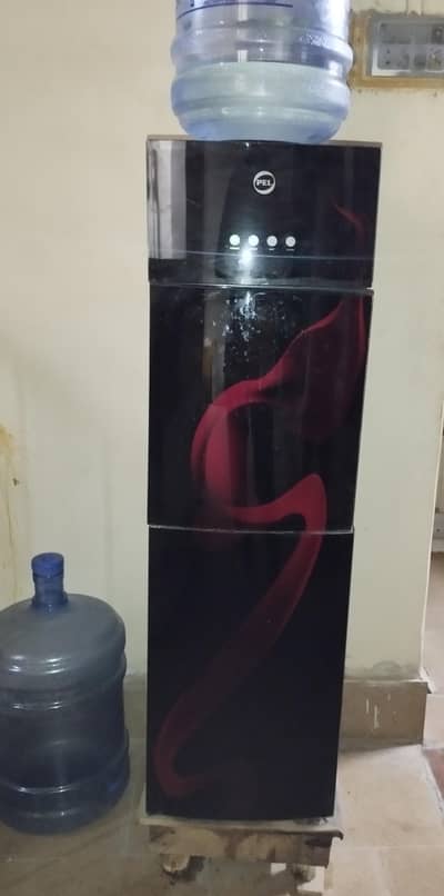PEL water dispenser with glass door