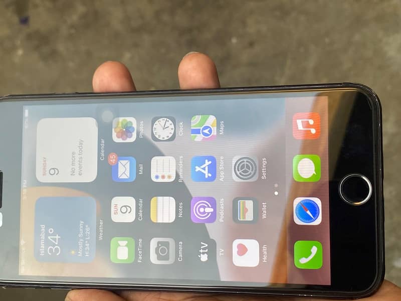Apple iPhone 7 Plus 0