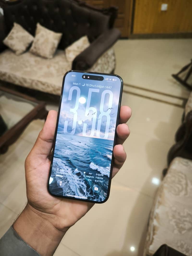 Apple iPhone 15 Pro Max 1