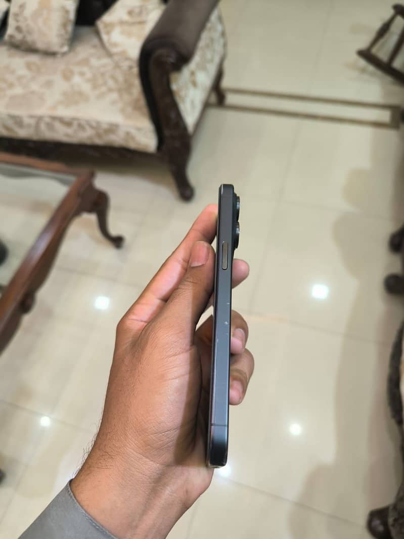 Apple iPhone 15 Pro Max 2
