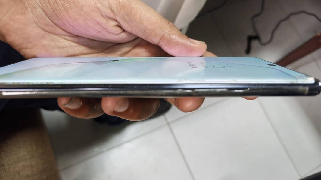 Samsung Mobile Note 10 Plus 3