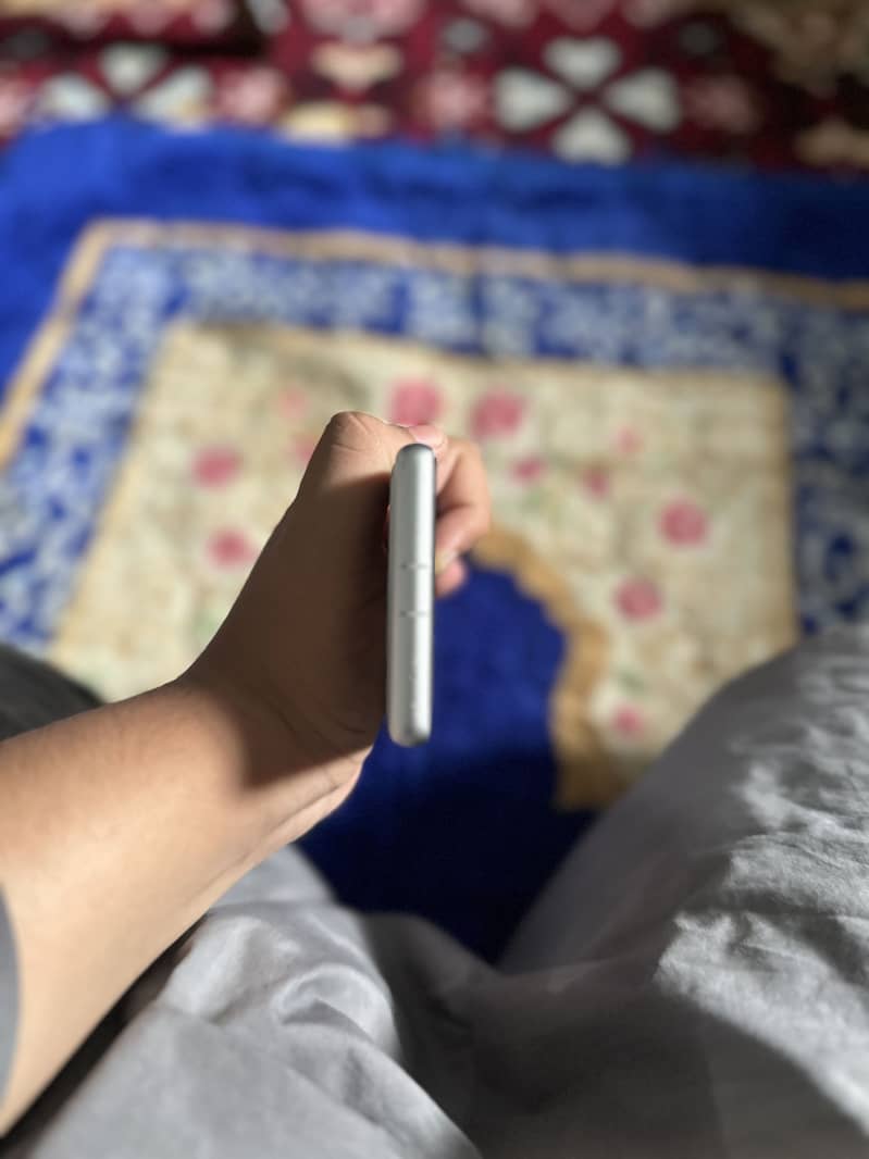 Google Pixel 7a 4