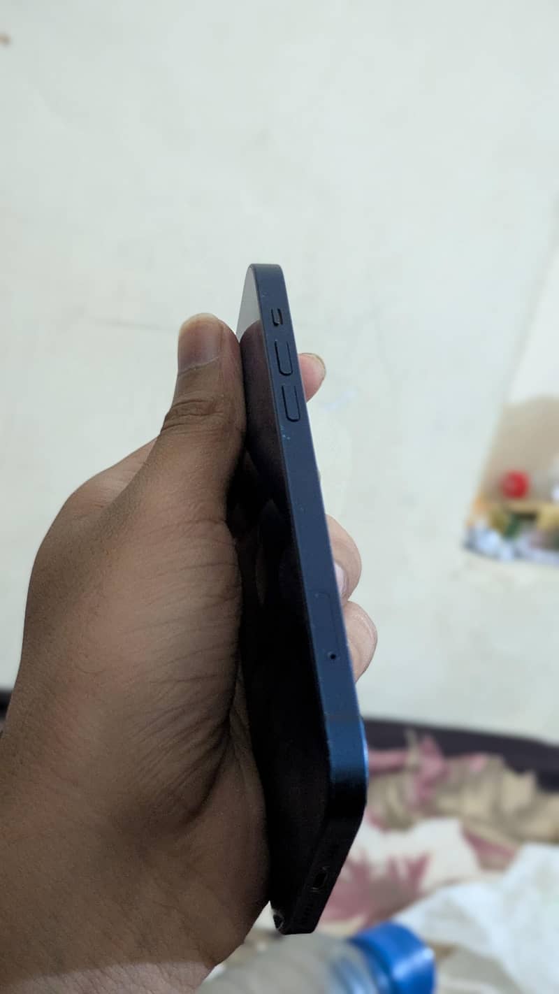Apple iPhone 12 3