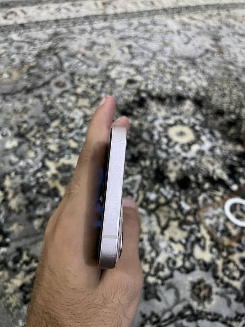 Apple iPhone 13 3