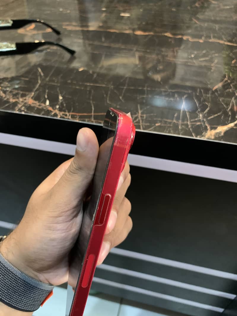 Apple iPhone 14 3