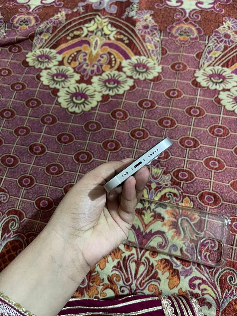 Apple iPhone 13 3