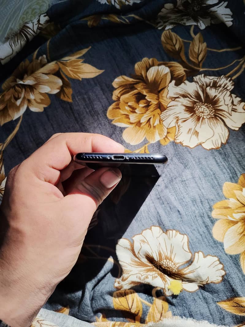 Apple iPhone SE 3