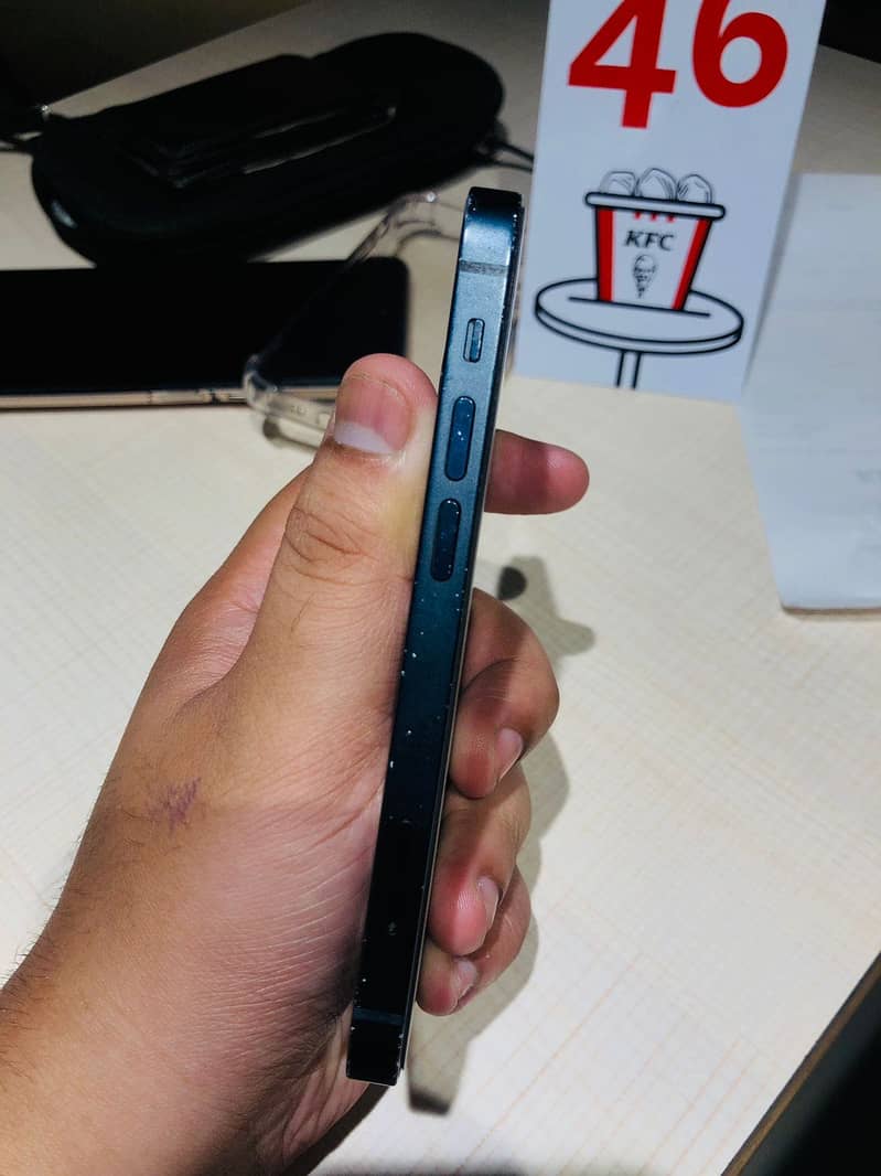 Apple iPhone 13 mini 2