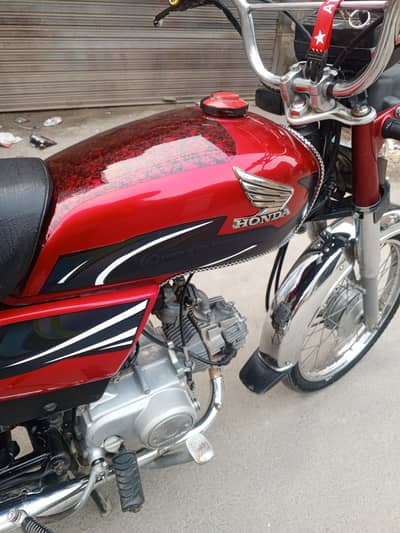 HONDA 70 24. MODEL 10/10 CONDITION ALL OKAY 03201171196