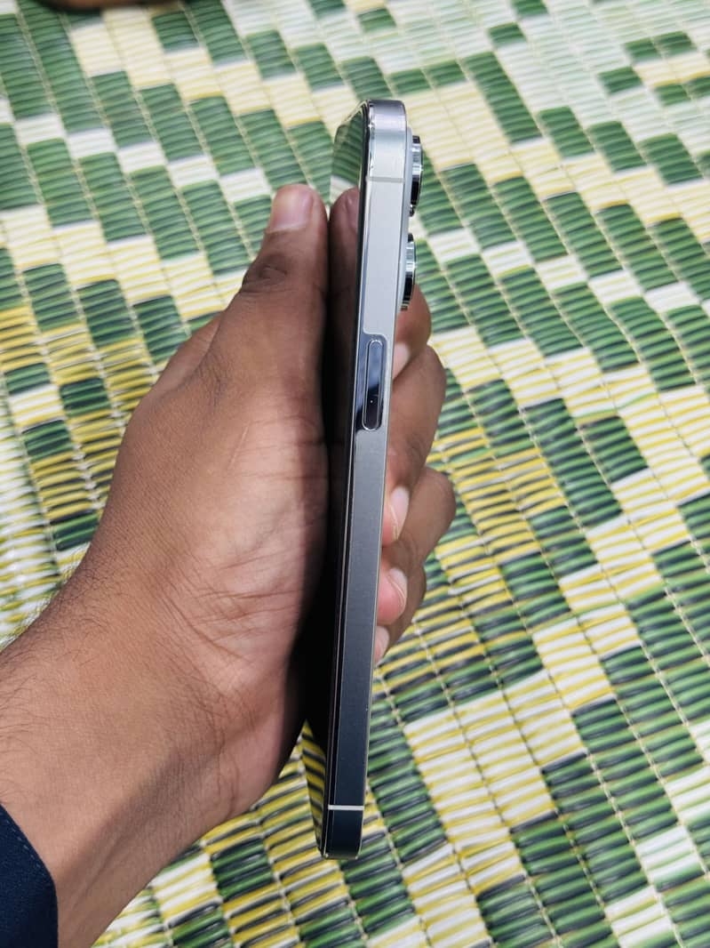 Apple iPhone 14 Pro Max 5
