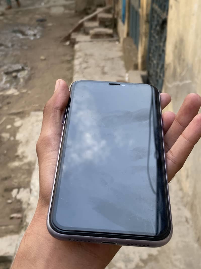 Apple iPhone 11 0
