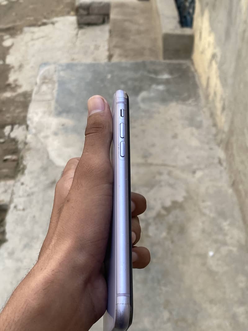 Apple iPhone 11 2