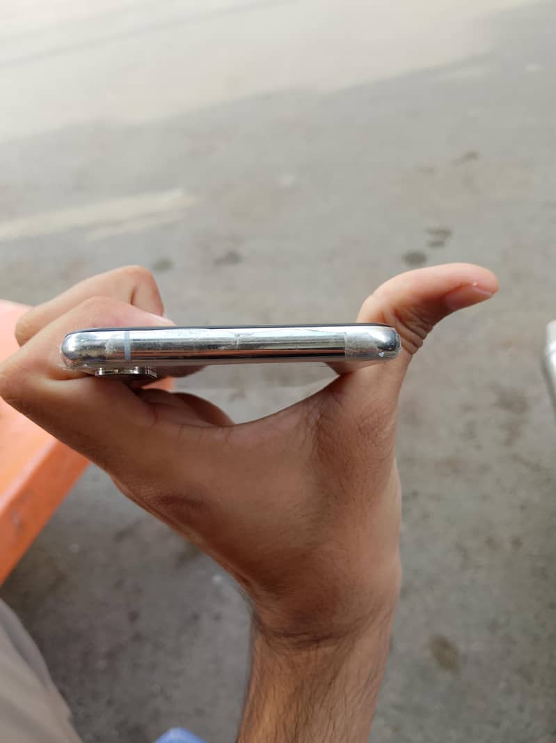 Apple iPhone XS 2