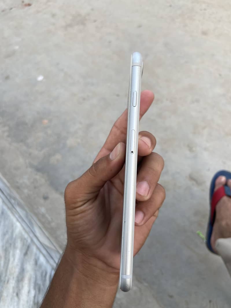 Apple iPhone 8 Plus 0