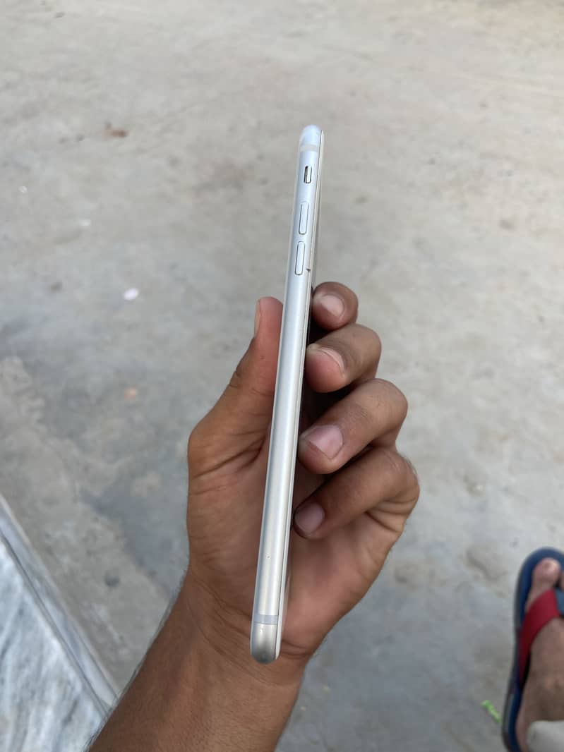 Apple iPhone 8 Plus 3