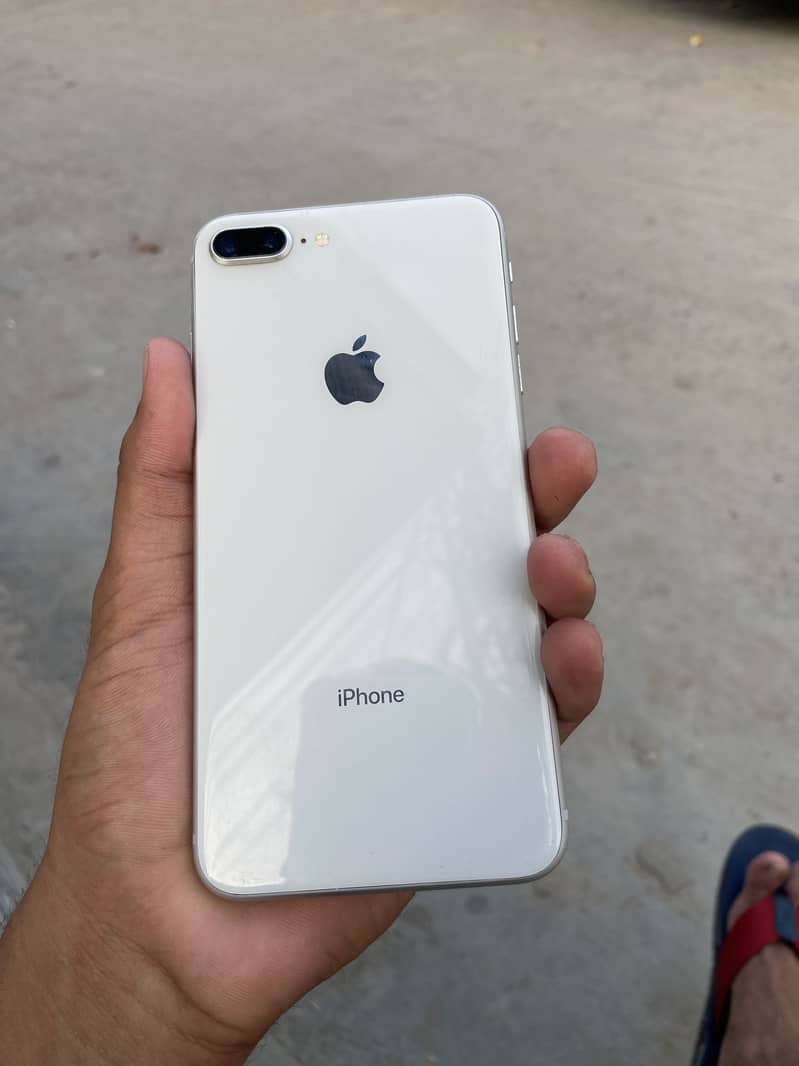 Apple iPhone 8 Plus 5