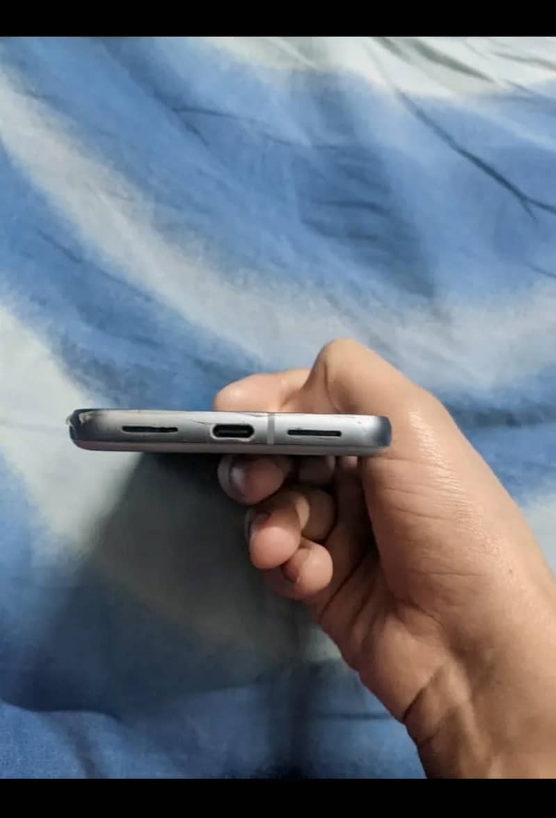 Google Pixel 8 2