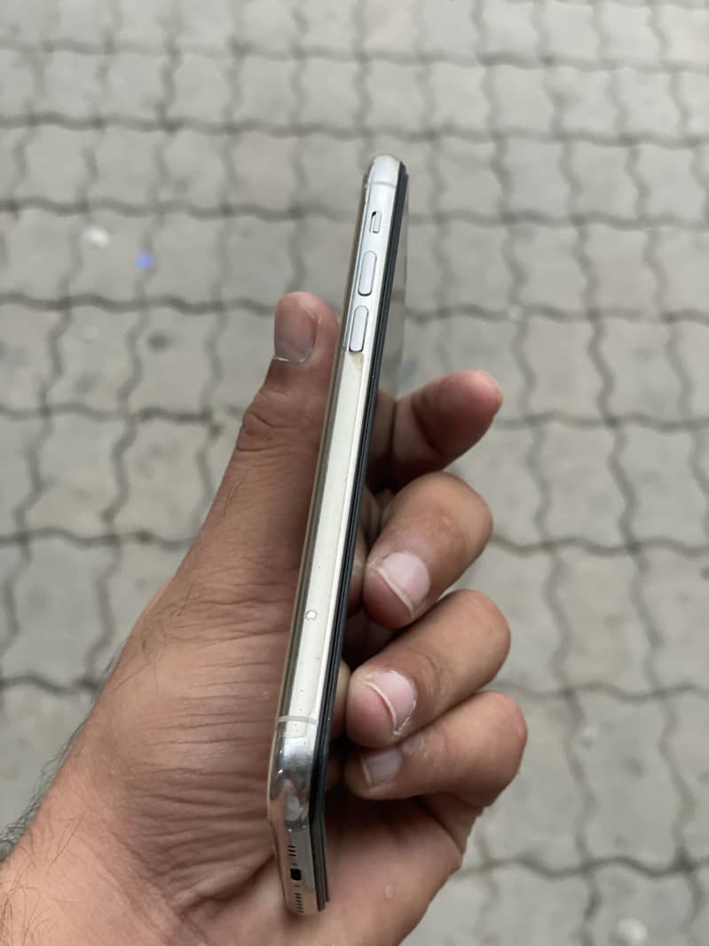 Apple iPhone 11 Pro 0