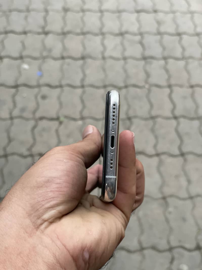 Apple iPhone 11 Pro 2