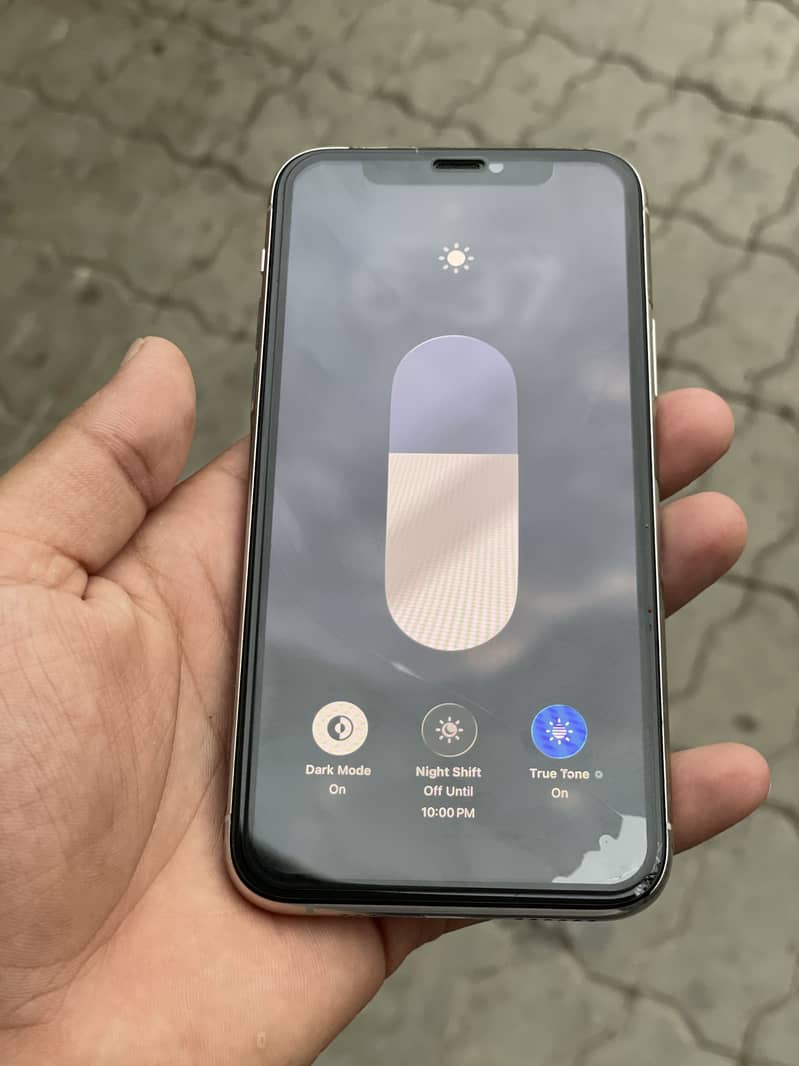Apple iPhone 11 Pro 4