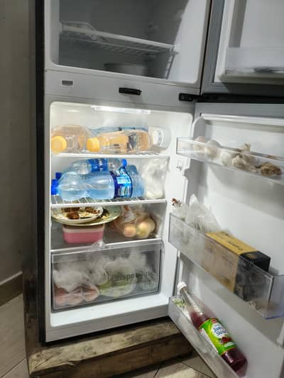 dawalance fridge 1 week use only totally new with warranty
