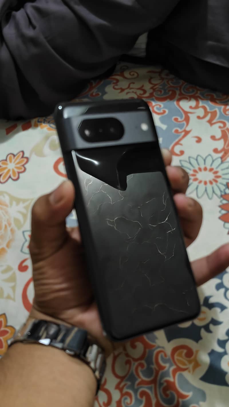 Google Pixel 8 4