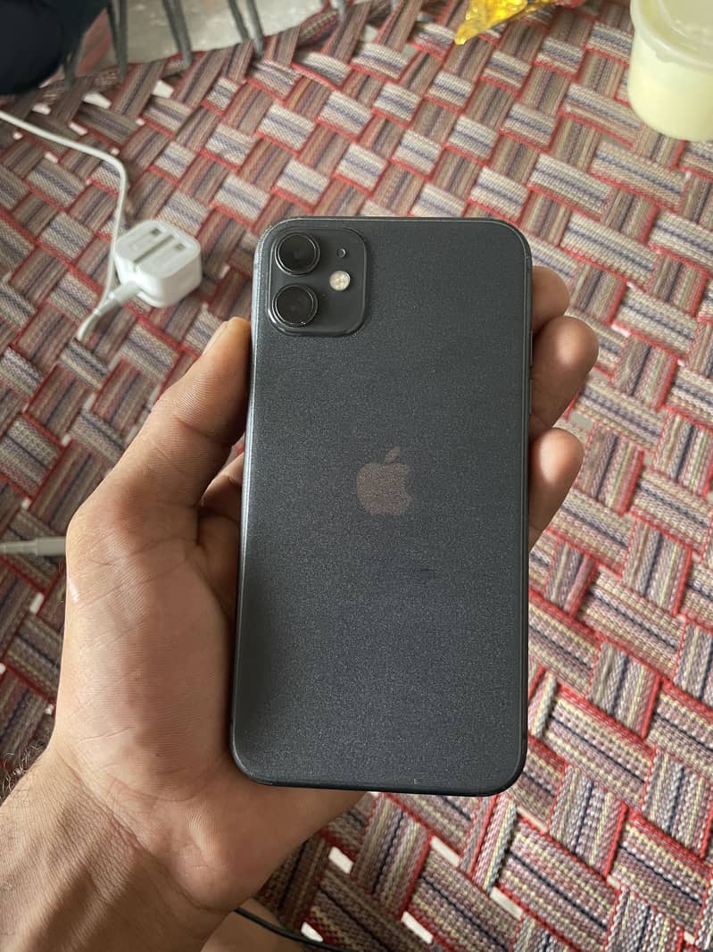 Apple iPhone 11 0
