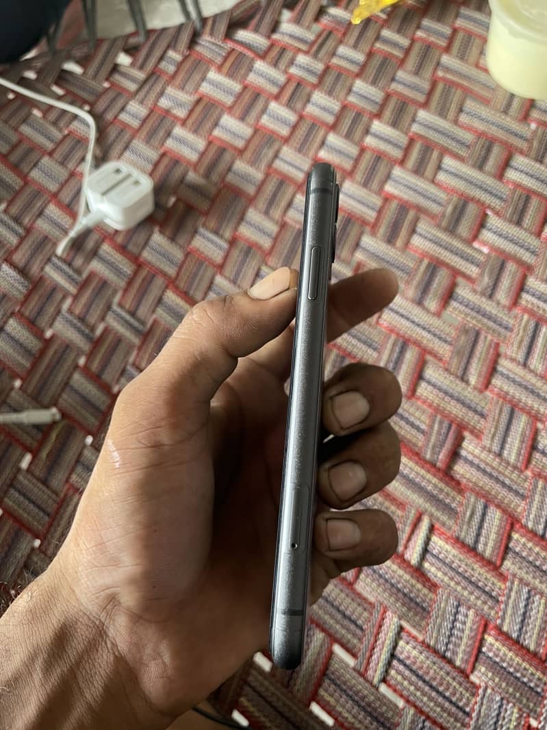 Apple iPhone 11 5