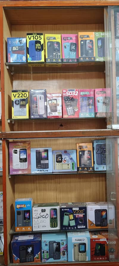 we are selling high quality of keypad phones and other accosires