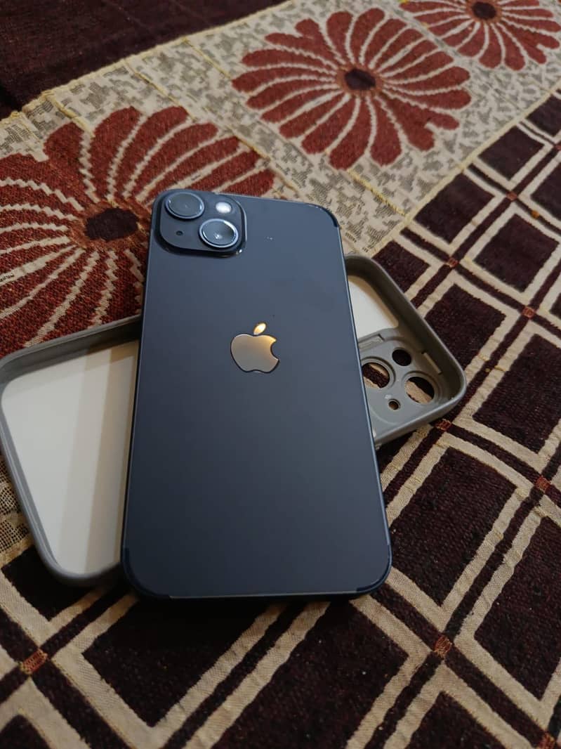 Apple iPhone 13 2