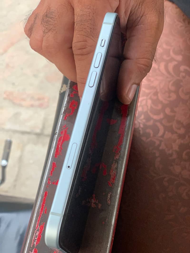 Apple iPhone 15 plus 3