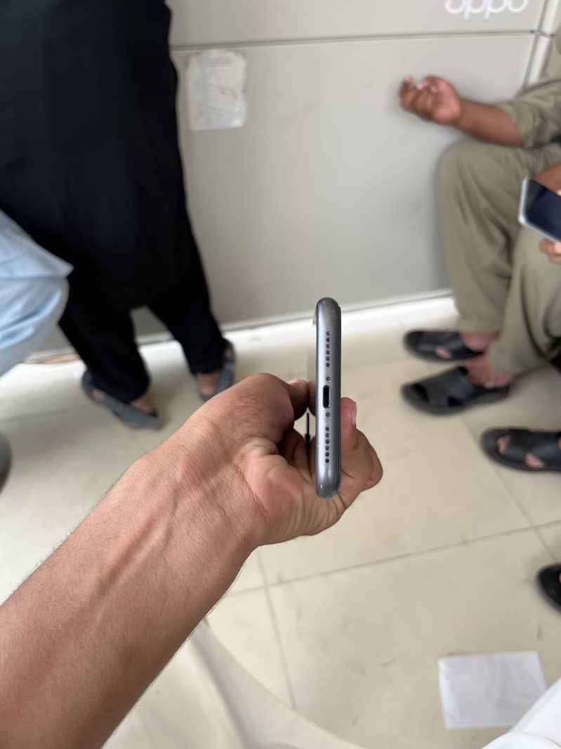 Apple iPhone 11 2