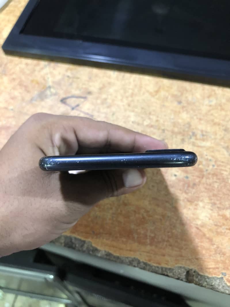 Apple iPhone 7 Plus 2
