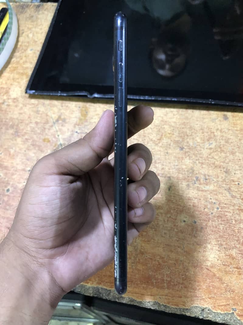 Apple iPhone 7 Plus 5