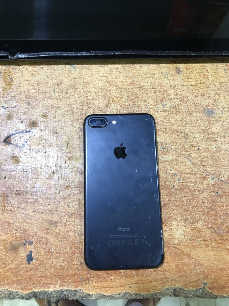 Apple iPhone 7 Plus 6