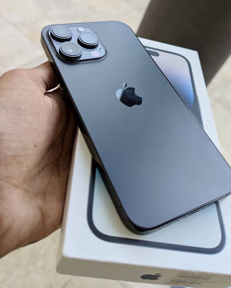 Apple iPhone 14 Pro Max 1