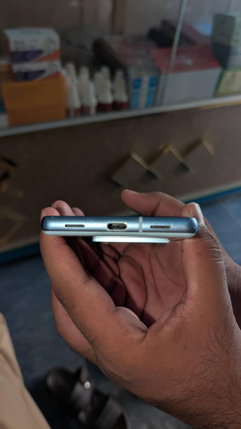 Google Pixel 7a 2