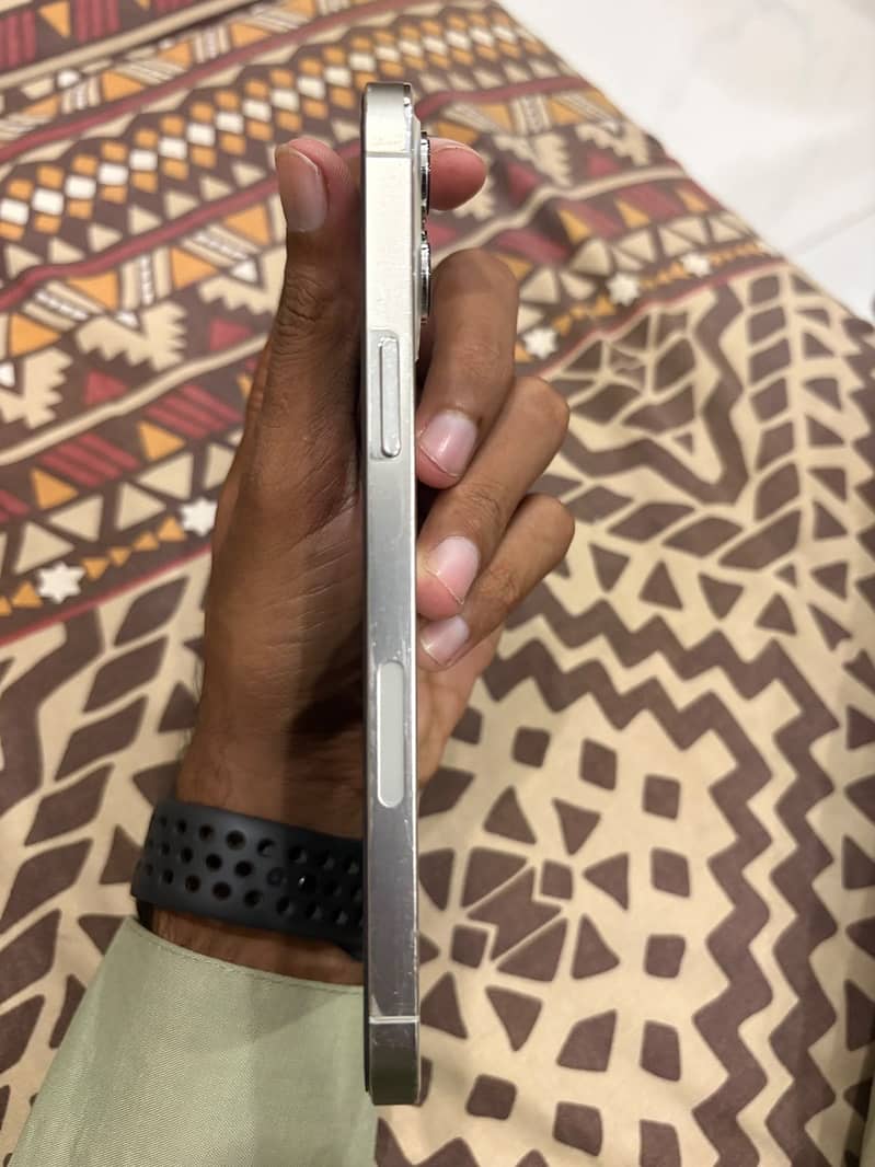 Apple iPhone 12 Pro Max 1