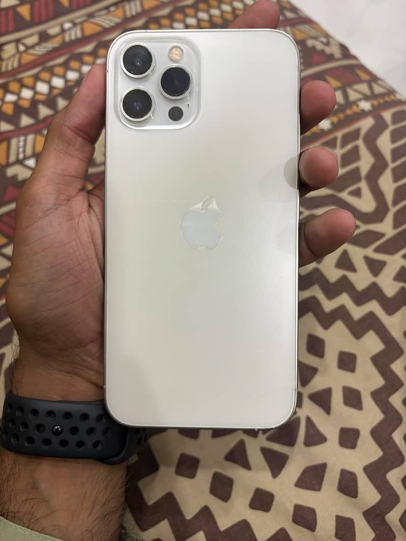 Apple iPhone 12 Pro Max 3