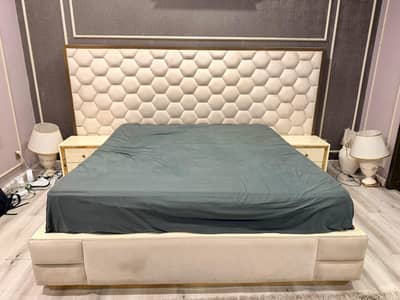 Rose wood Bedset with dresser