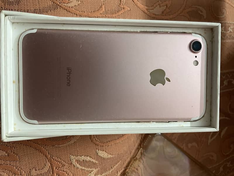 Apple iPhone 7 3