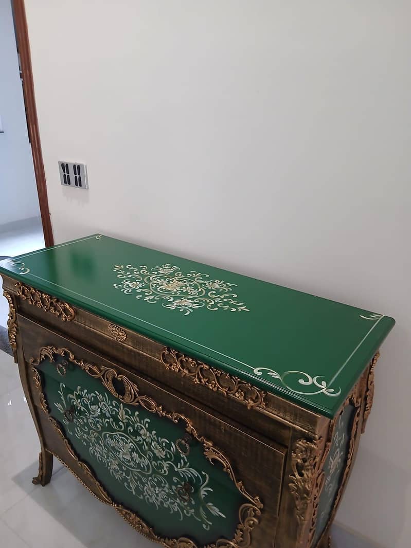 Stylish Bed Set 10