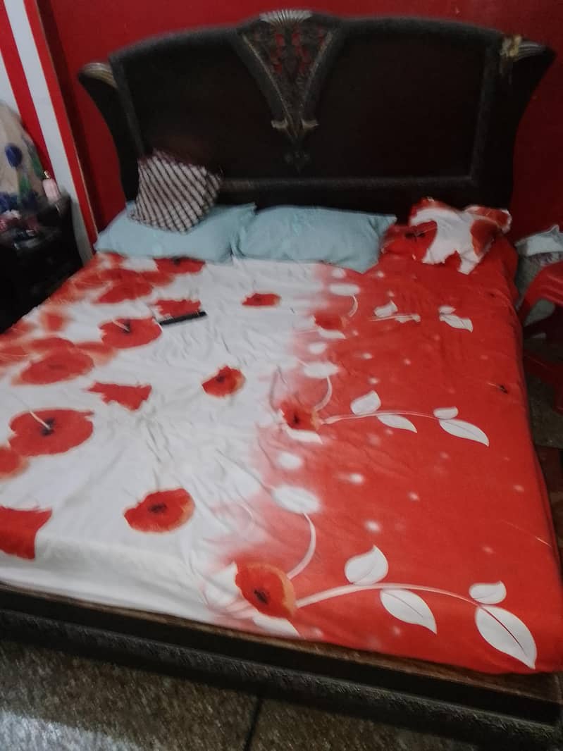 bed with two sides table 5