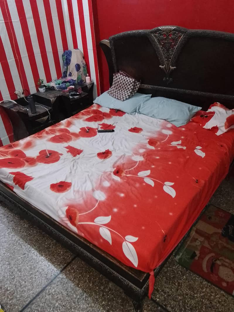 bed with two sides table 9