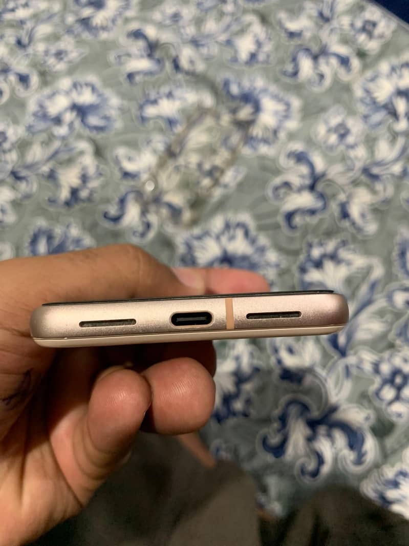 Google Pixel 8 2